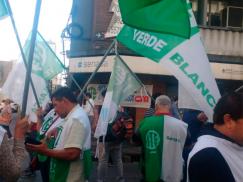 Se realizó una jornada de protesta de ATE frente al SENASA Rosario