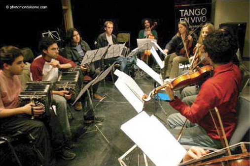 Un ensayo con la Orquesta Escuela de Tango de Bs As 2004