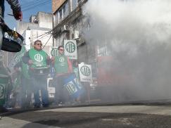 Se realizó la Jornada Nacional de Protesta, con manifestación frente al Pami Santa Fe