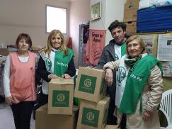 El Centro de Jubilados entregó pañales y ropa donada en el té bingo