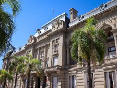 El Gobierno abonará los sueldos de febrero con cláusula gatillo