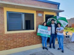 Programa ATE Vivienda y Refacción: una asistente escolar recibió las llaves de su casa