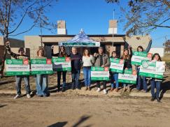 8 afiliados/as recibieron con mucha emoción las llaves de sus viviendas en el Barrio de ATE en Santo Tomé  