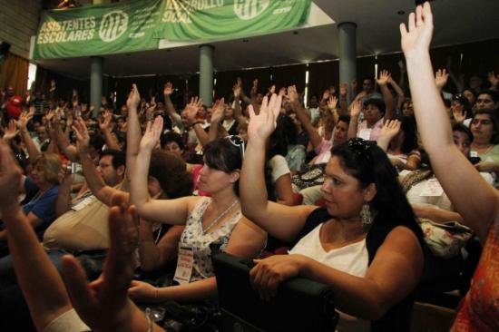 EL PLENARIO PROVINCIAL DE DELEGADOS DE ATE ACEPTÓ LA PROPUESTA SALARIAL 2012