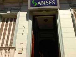 Estado de asamblea permanente sin atención al público en ANSES Santa Fe