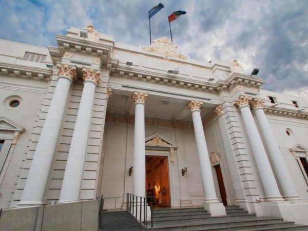 -ingreso-de-contratados-as-mayores-de-50-anos-al-estado-a-modo-de-excepcion-media-sancion-en-el-senado