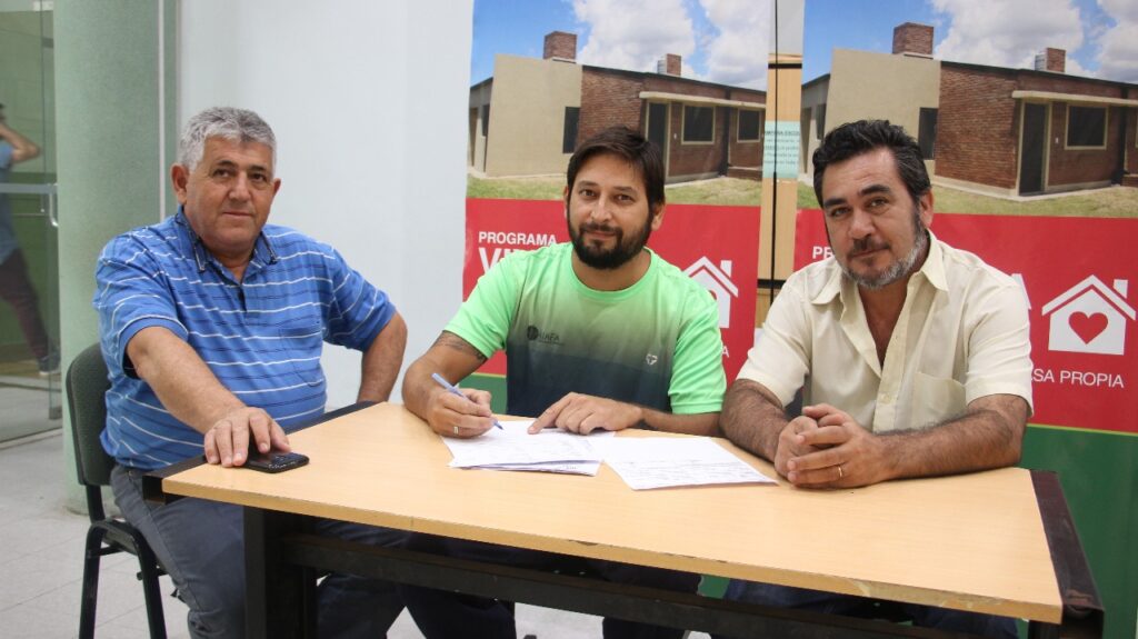 Se firmaron dos nuevas preadjudicaciones del Programa Refacción