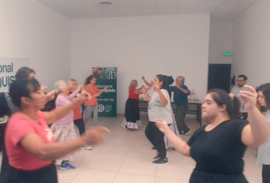 Talleres gratuitos para adultos/as mayores en seccionales y delegaciones