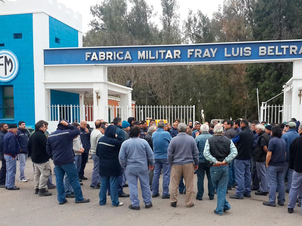Despidieron a 49 trabajadores de la Fábrica Militar de Fray Luis Beltrán en el Gran Rosario
