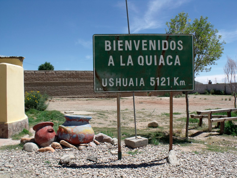 Centro de Jubilados: Norte con Villazón